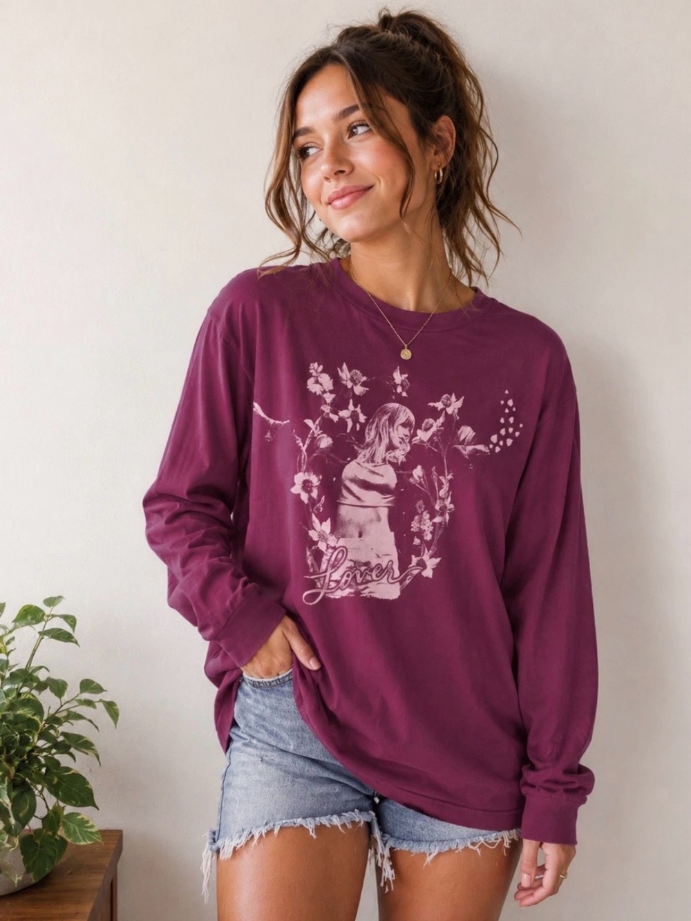TAYLOR SWIFT Official Merchandise Lover Era Graphic Tee Shirt Women’s S Burgundy